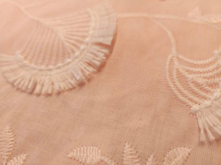 Bestickter Stoff mit Blätter und Fransen, rosa - 0