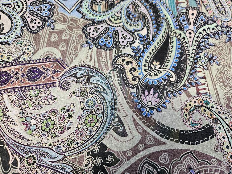 Viskosestoff Bunt mit Paisley Muster - 1
