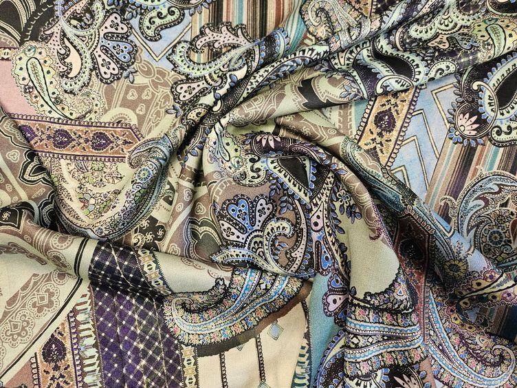 Viskosestoff Bunt mit Paisley Muster