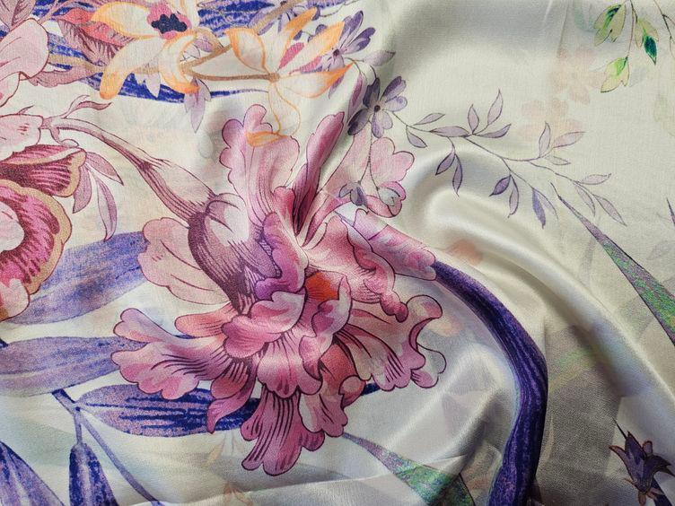 Seidenstoff floral, weiss