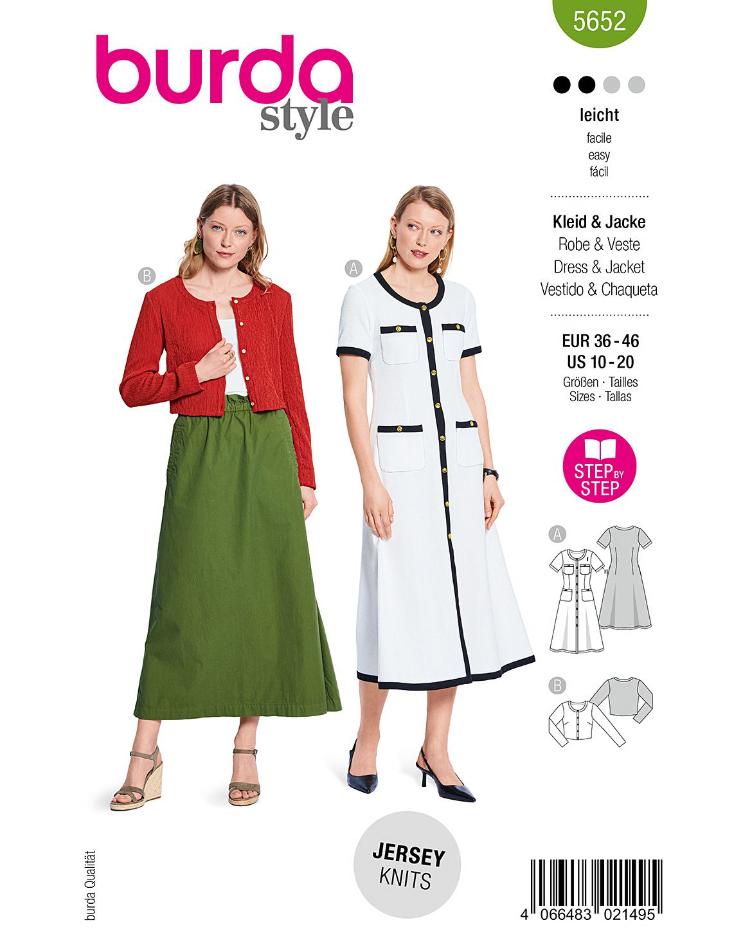 Strickkleid und Cardigan