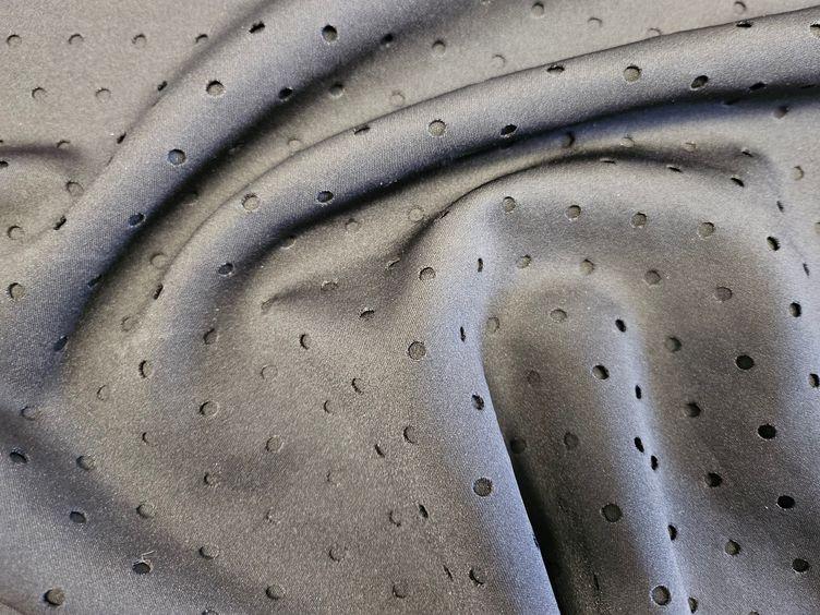 Polyesterstoff mit Lochstuktur, schwarz