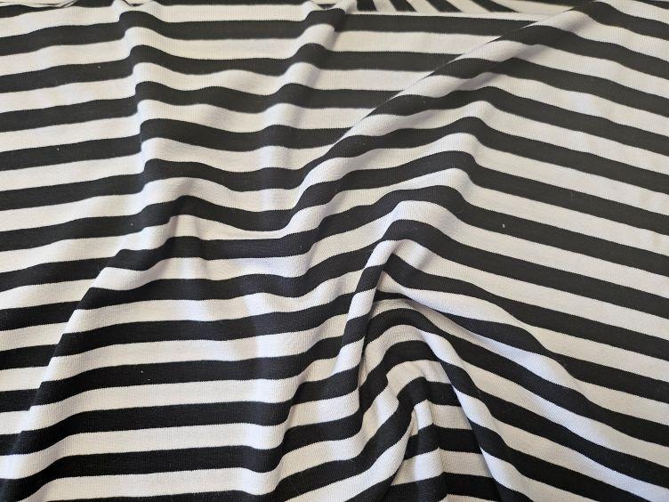 Viskosejersey gestreift, schwarz-weiss