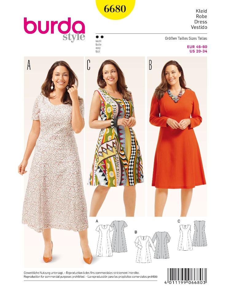 Kleid mit Teilungsnähten und ausgestelltem Saum
