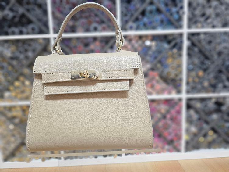 Kleine `Kelly-Bag`, beige