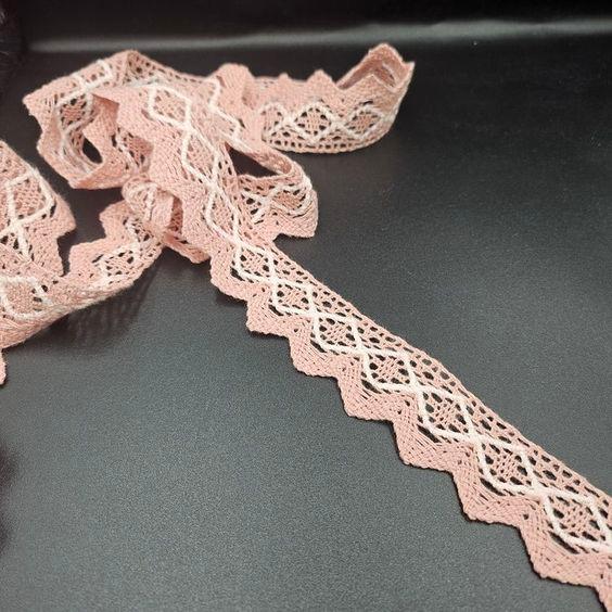 Klöppelspitze in rosatönen