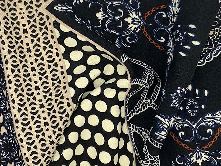 Viskosestoff bedruckt blau/schwarz/weiss