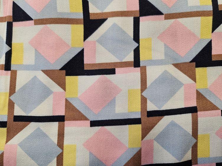 Viskose mit geometrischem Muster, rosa - 0