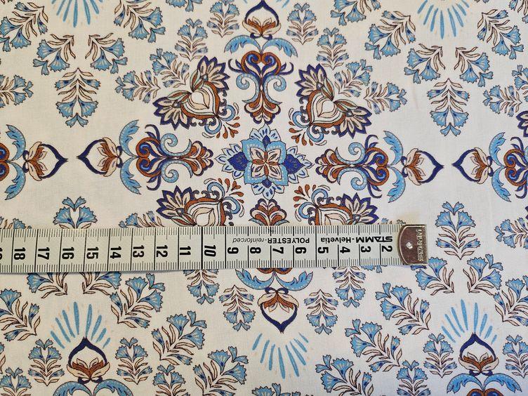 Viskosestoff mit verspieltem Muster weiss/blau - 1