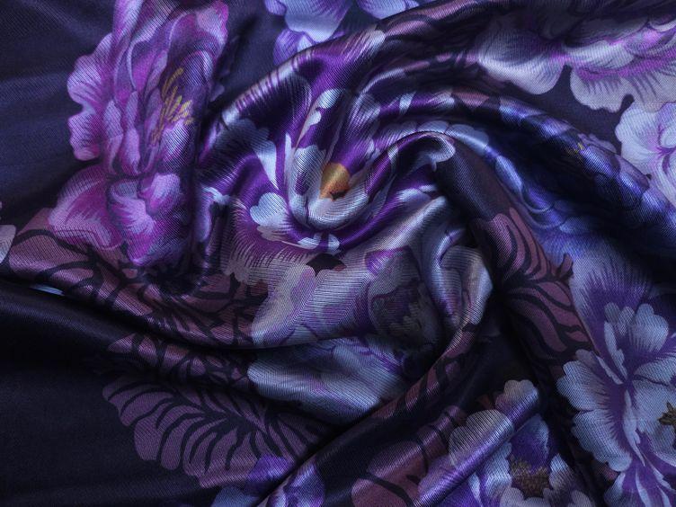 schwerer Seidensatin