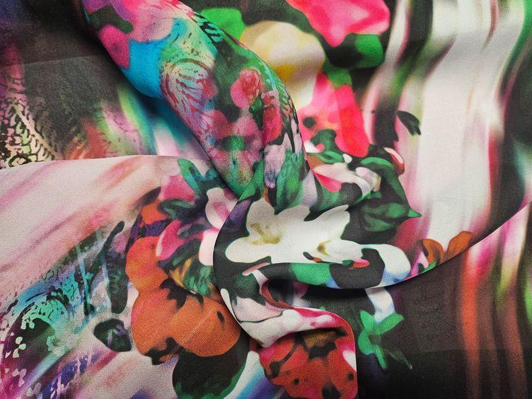 Seide floral, schwarz