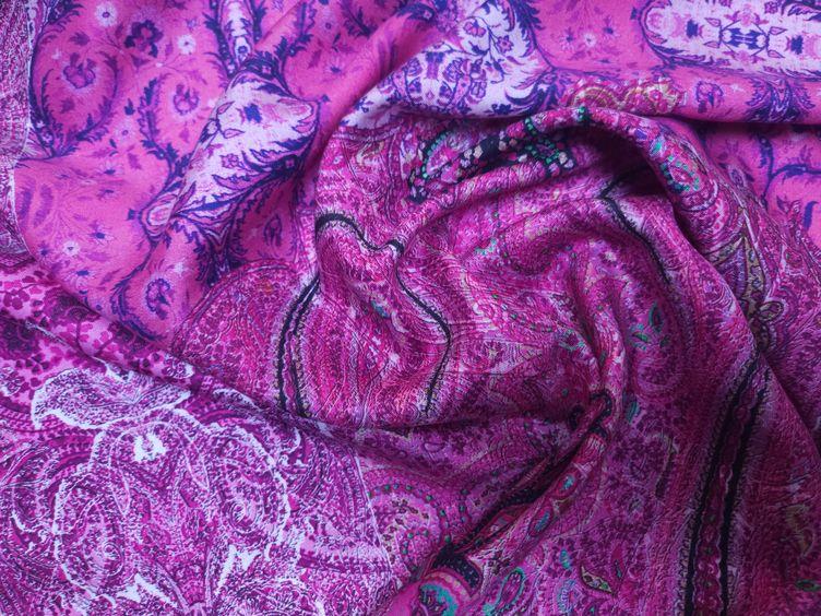Seide Paisley rosa