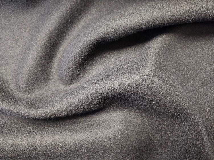 fester Wollstoff, schwarz
